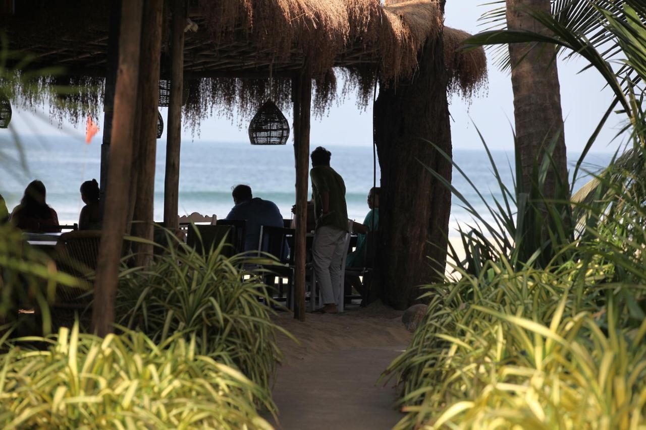 Resort Palm Grove Beach